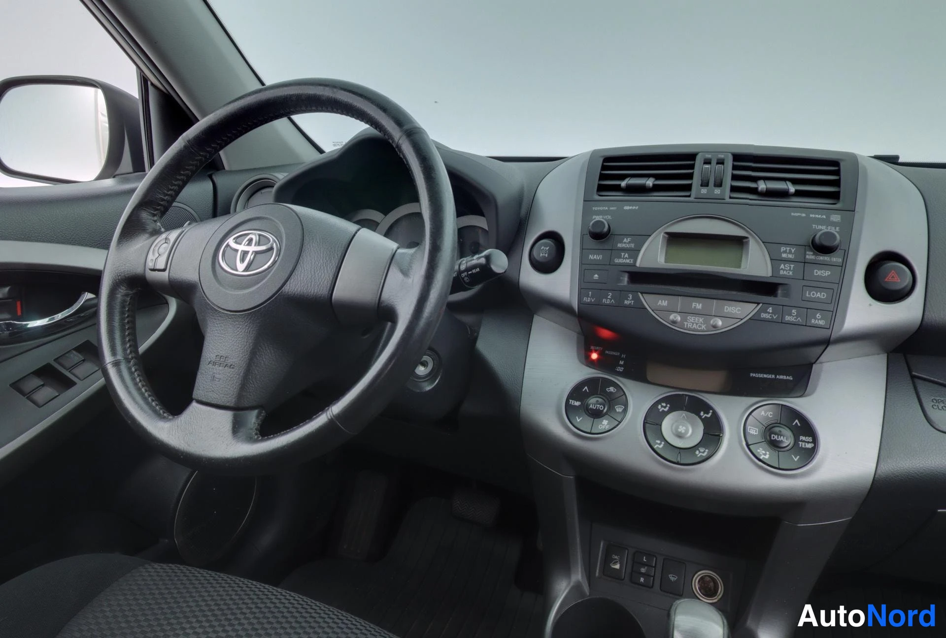 Beige Toyota RAV4 2006, ohjaamo, kuva 9