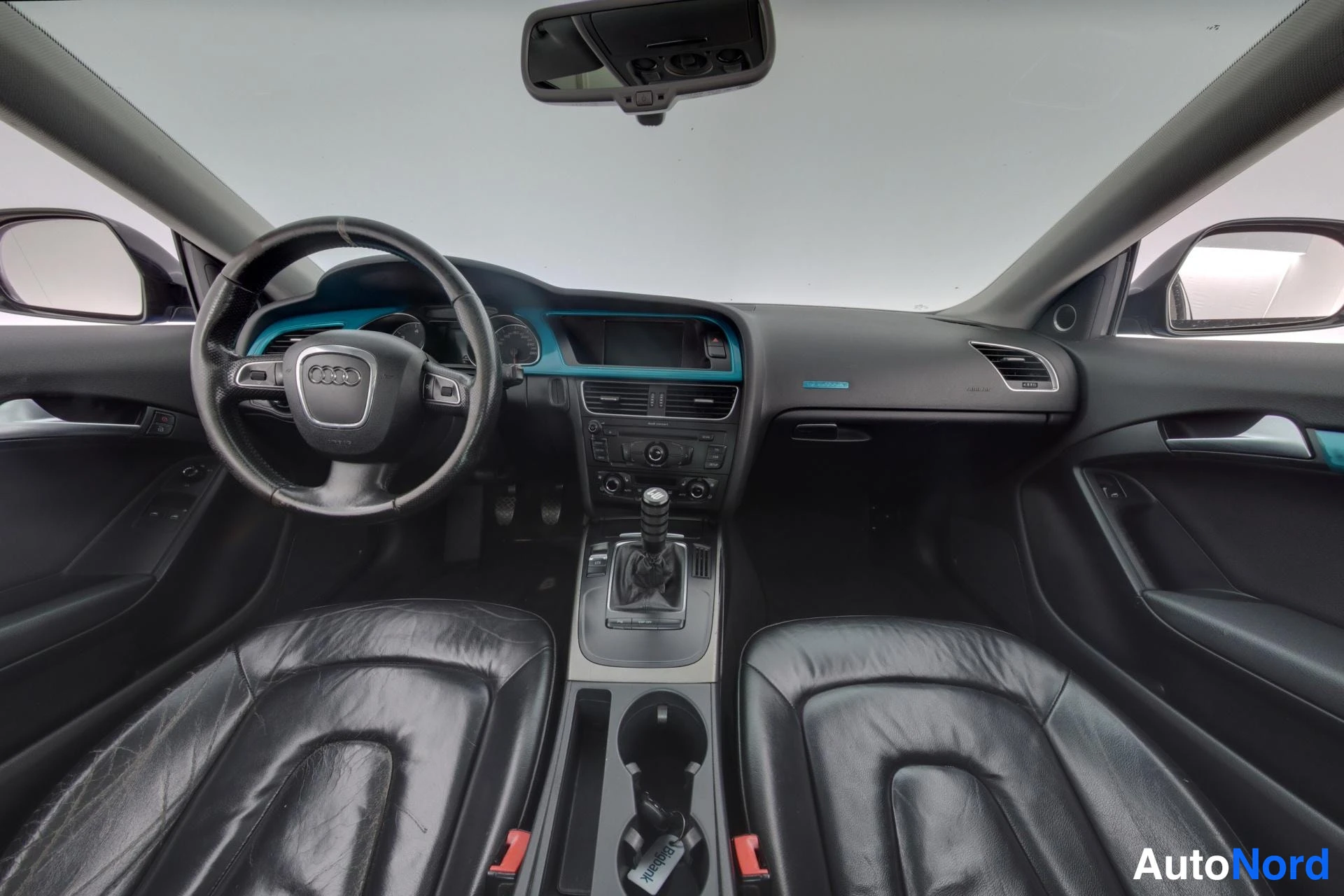 Harmaa Audi A5 2008, ohjaamo, kuva 7