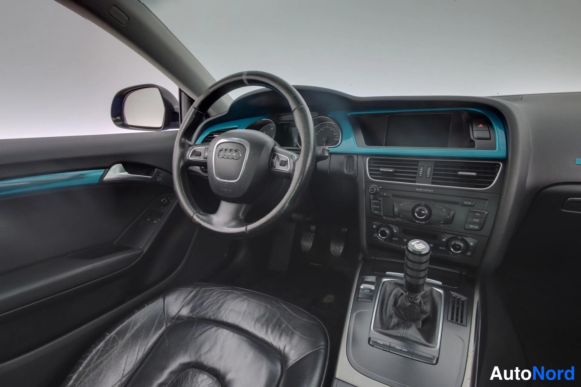 Harmaa Audi A5 2008, ohjaamo, kuva 8