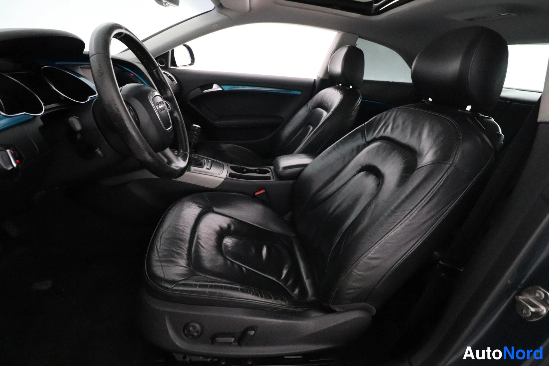 Harmaa Audi A5 2008, etuistuimet, kuva 10
