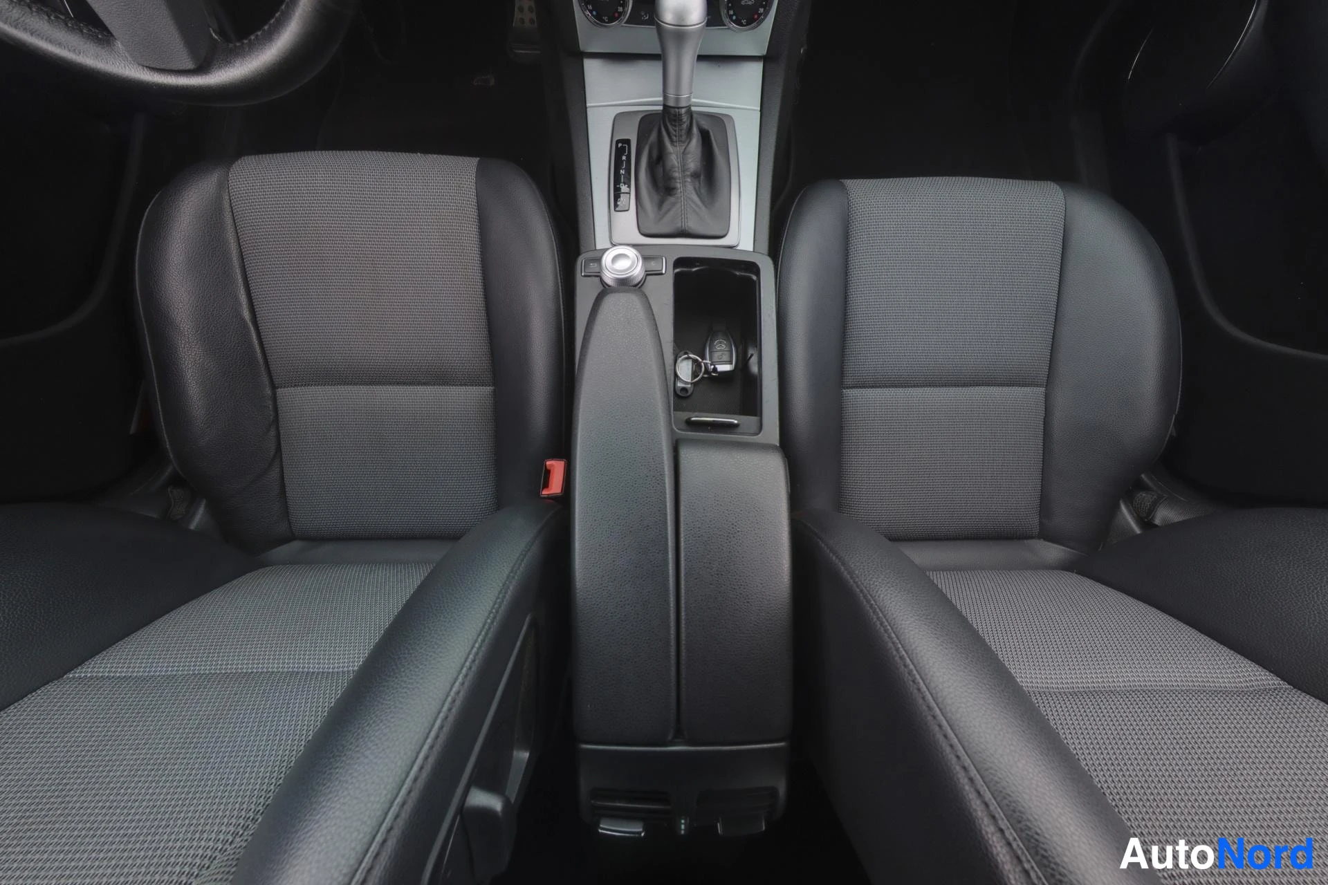 Harmaa Mercedes-Benz C 2008, kuva 10