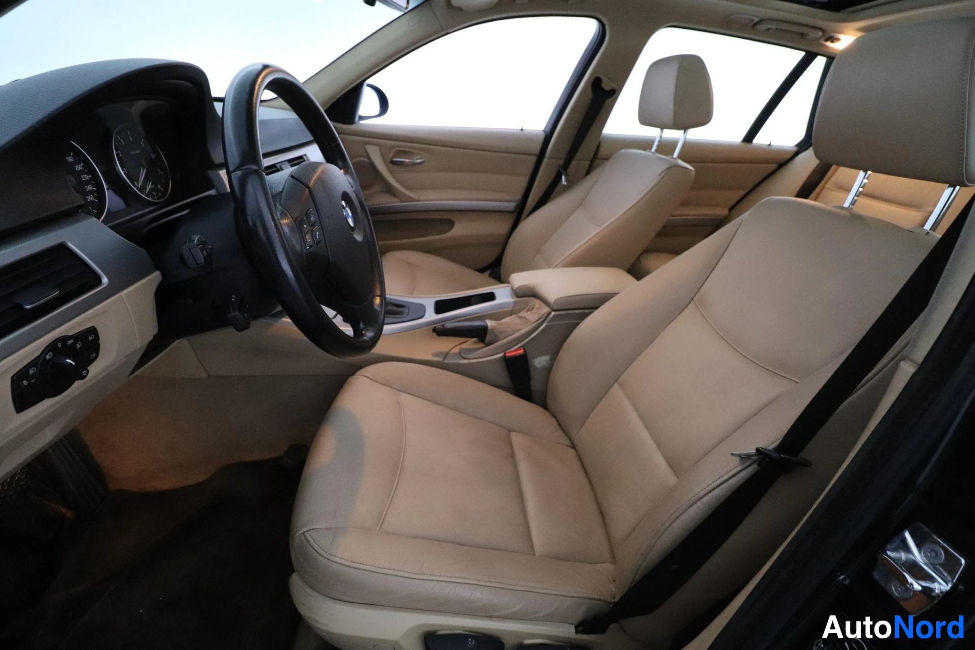 Vihreä BMW 325i xDrive 2005, kuva 8