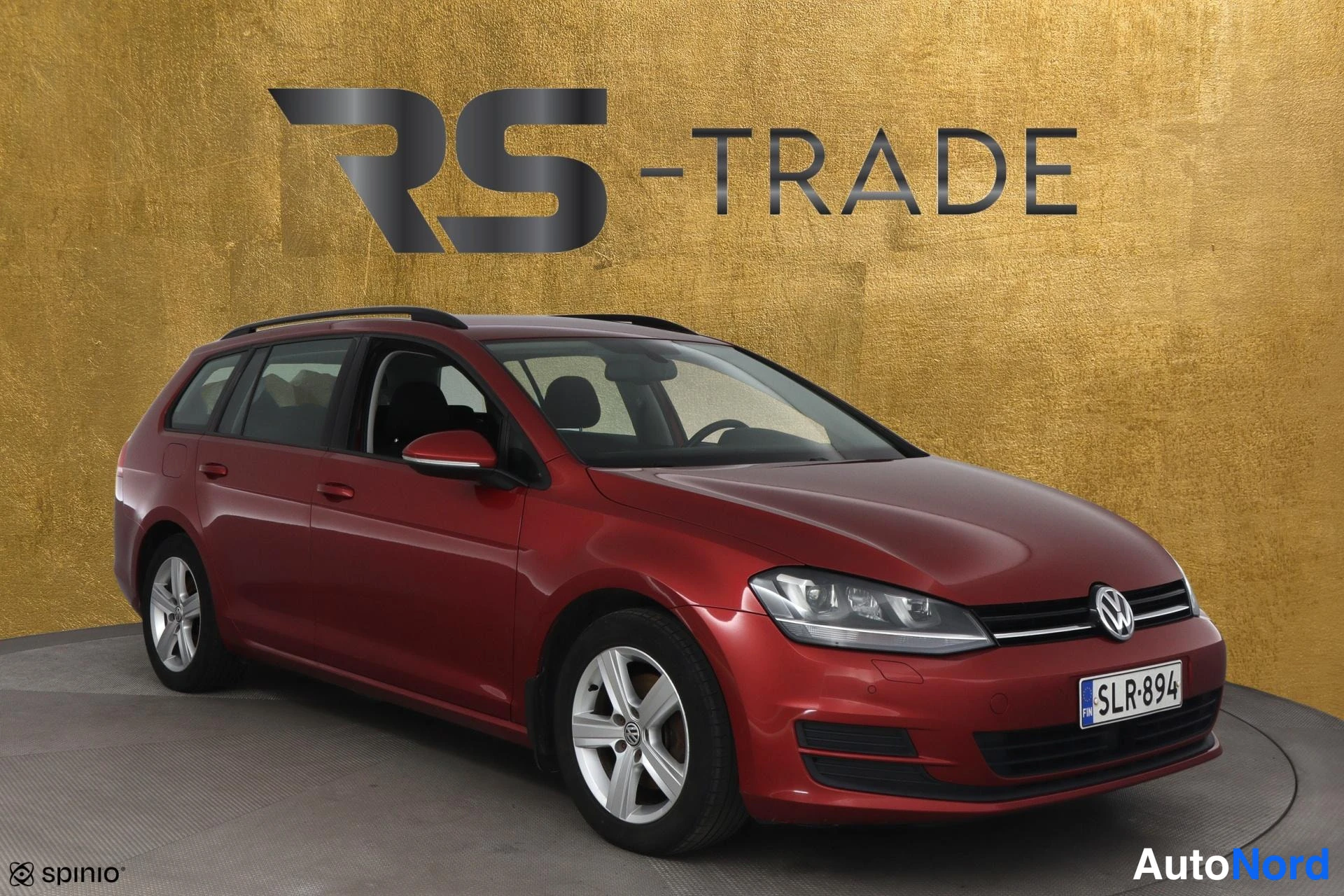 Punainen Volkswagen Golf 2014, etuviisto, keula oikealle, kuva 3