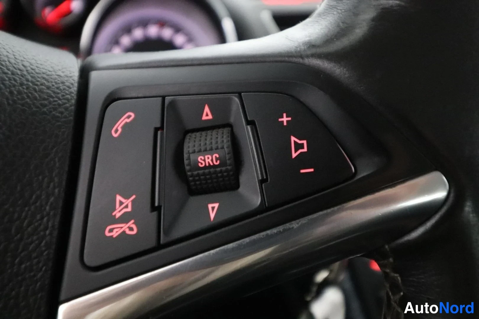 Musta Opel Mokka 2015, yksityiskohta, kuva 15