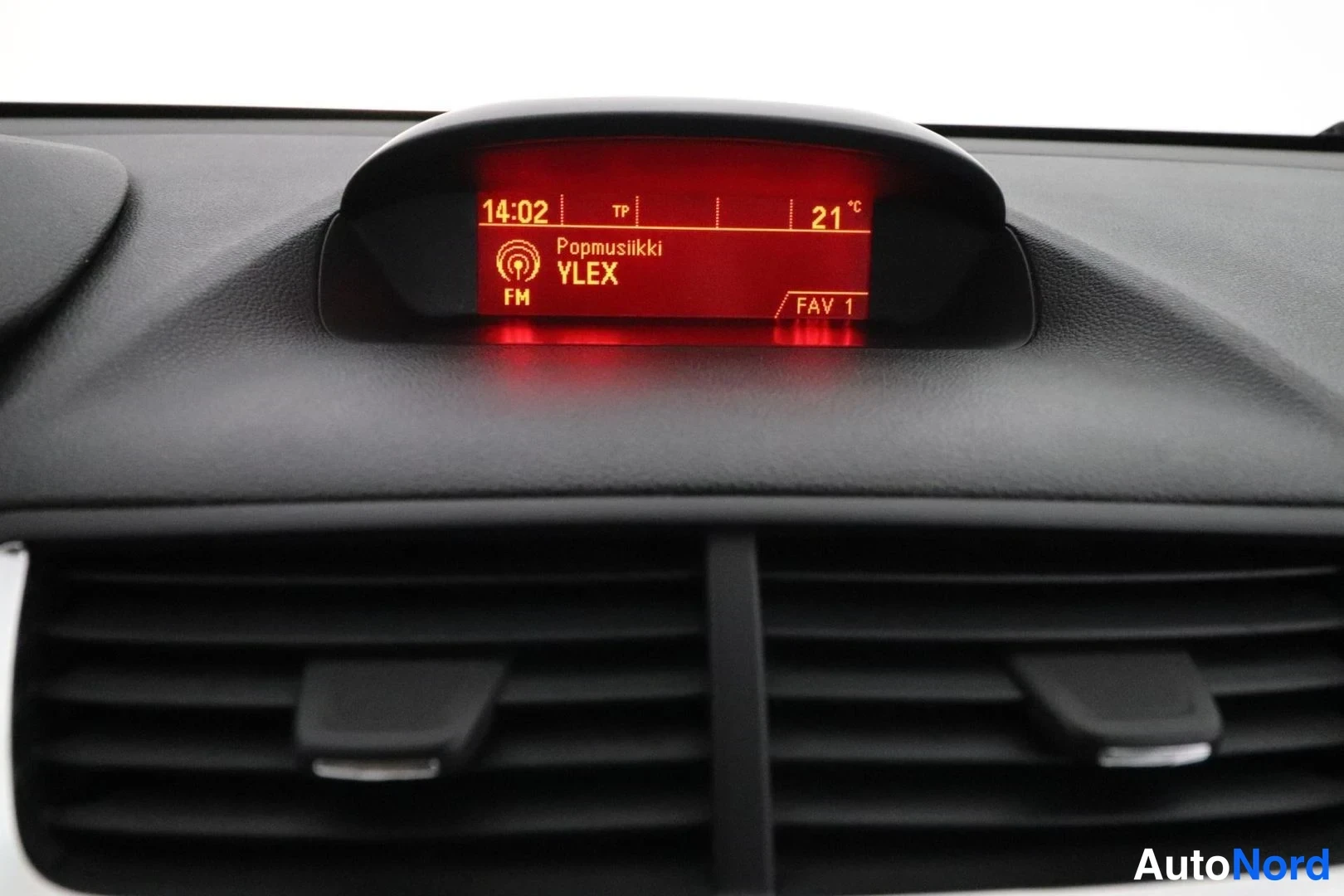 Musta Opel Mokka 2015, yksityiskohta, kuva 19