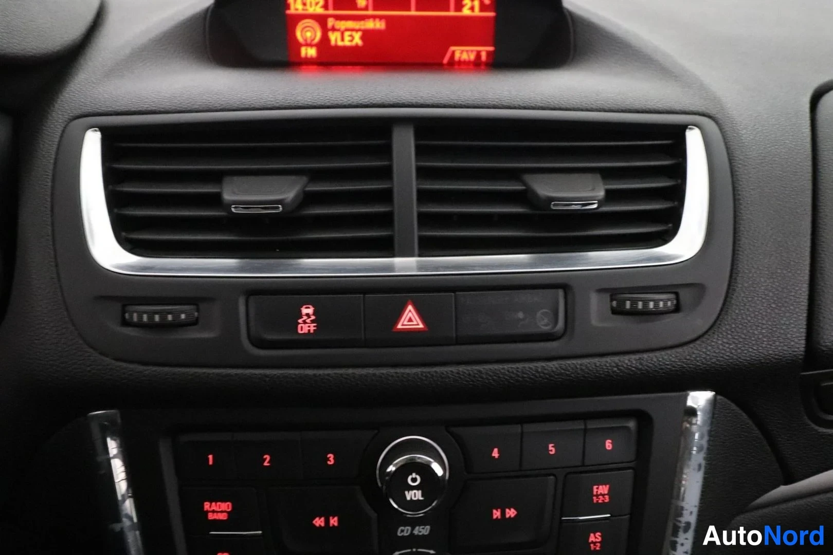 Musta Opel Mokka 2015, yksityiskohta, kuva 20