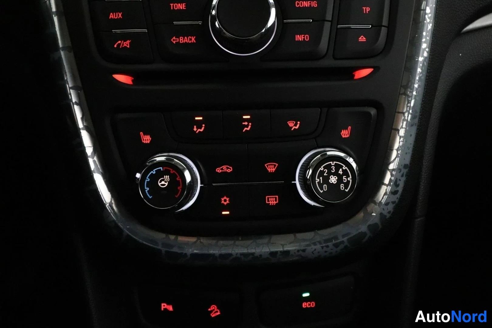 Musta Opel Mokka 2015, yksityiskohta, kuva 30