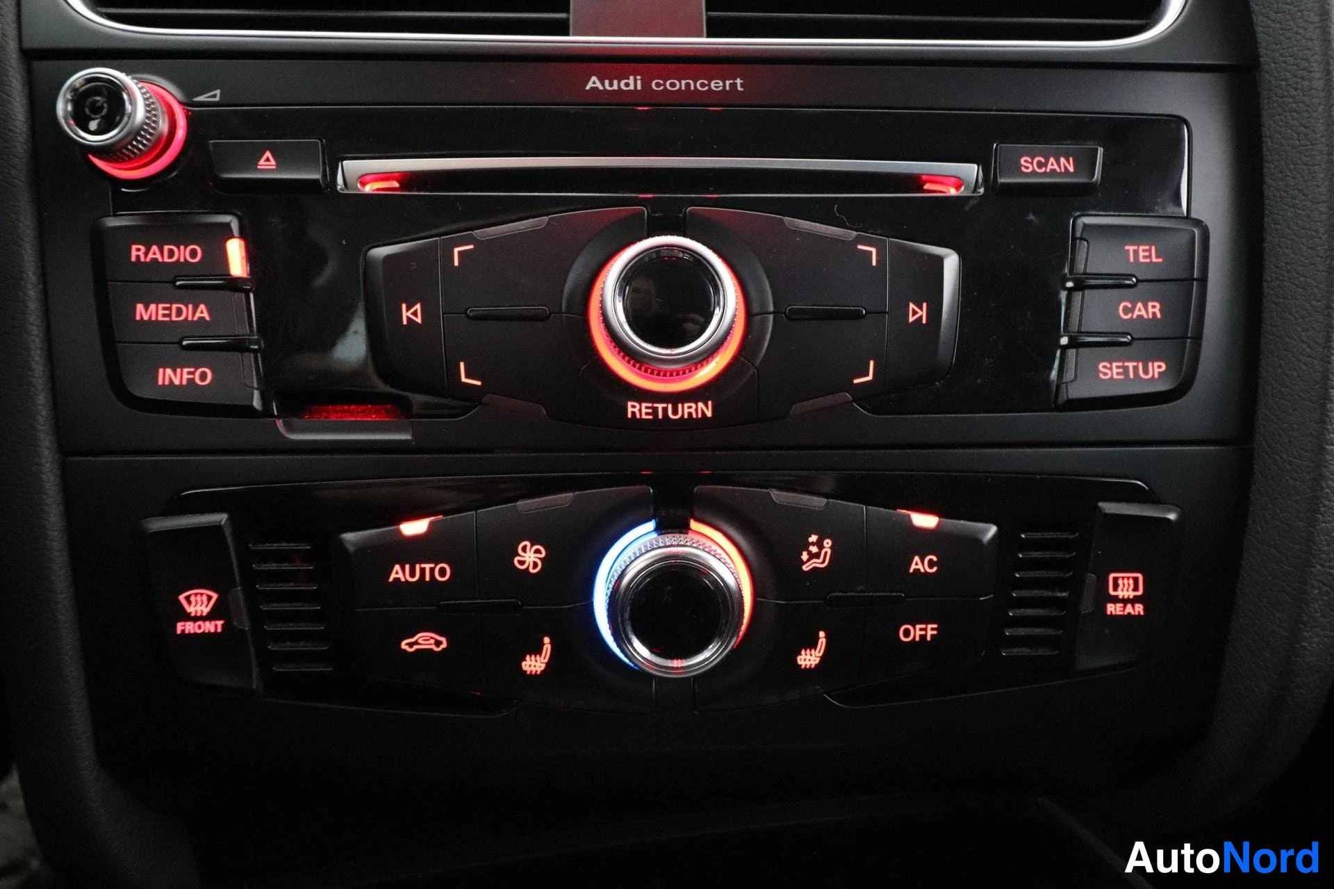 Musta Audi A4 2012, yksityiskohta, kuva 18