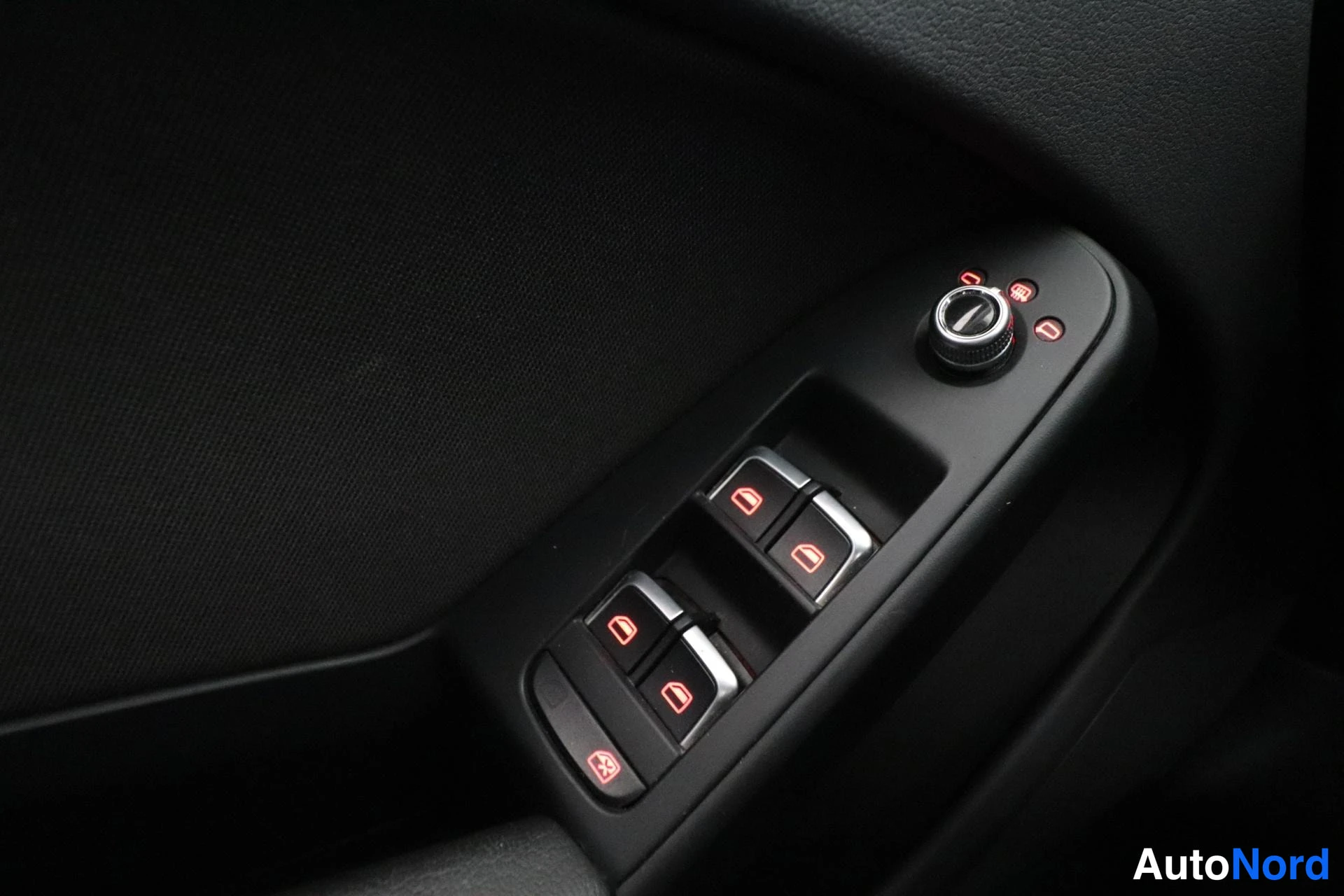 Musta Audi A4 2012, yksityiskohta, kuva 23