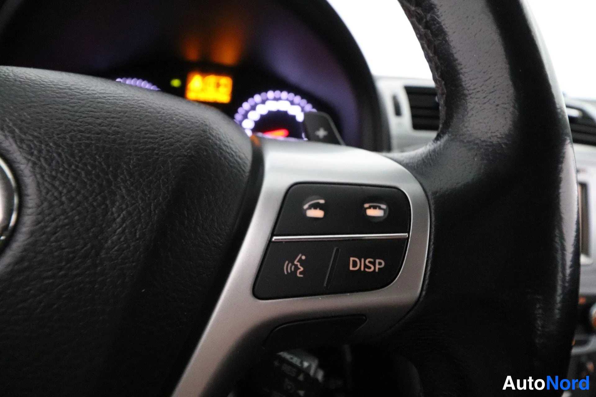 Blue Toyota Avensis 2012, detail, photo 25