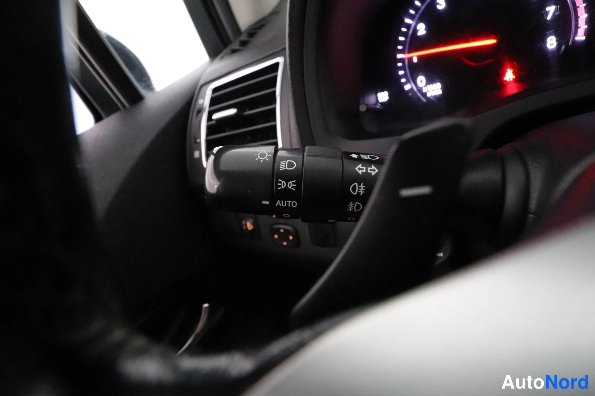 Blue Toyota Avensis 2012, detail, photo 27