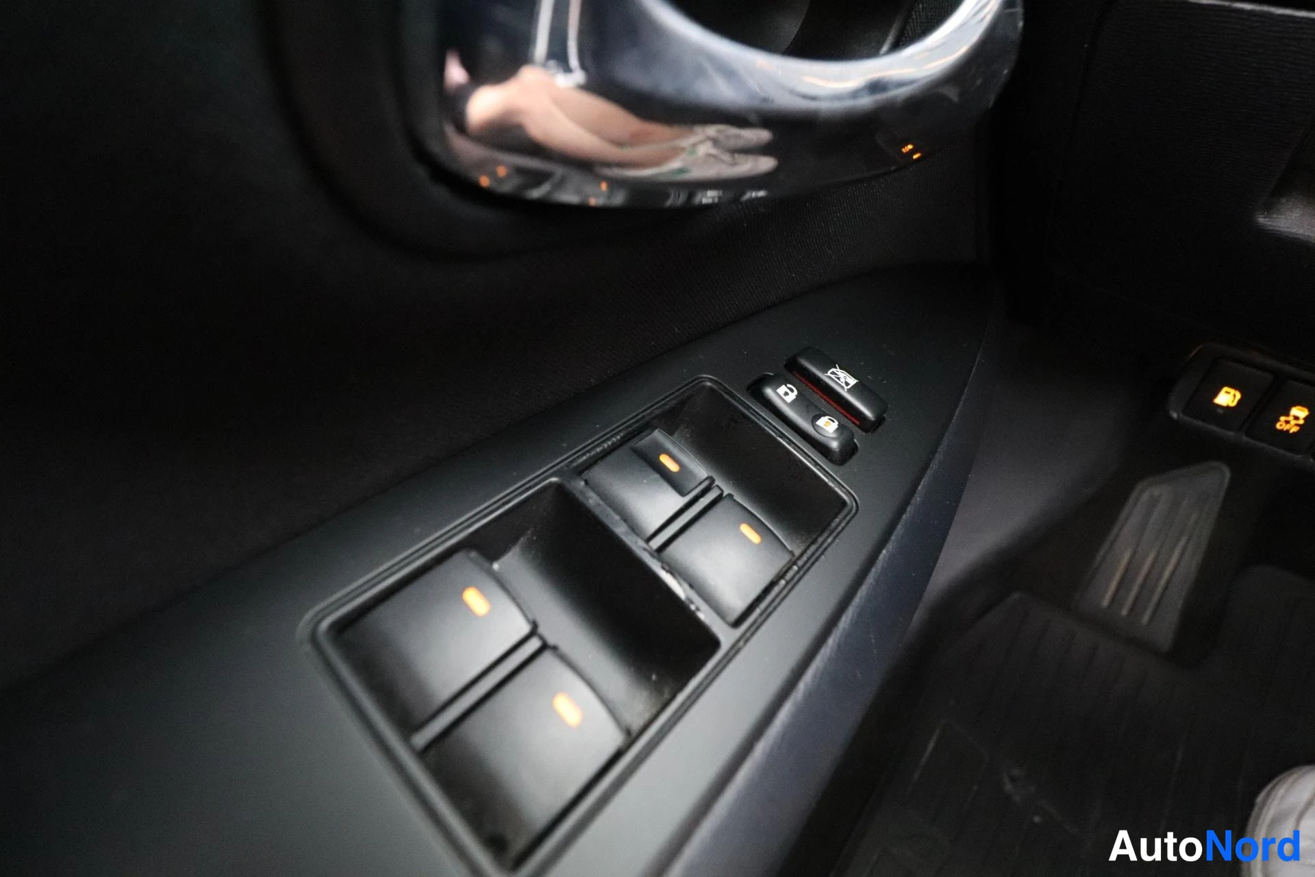 Blue Toyota Avensis 2012, detail, photo 22