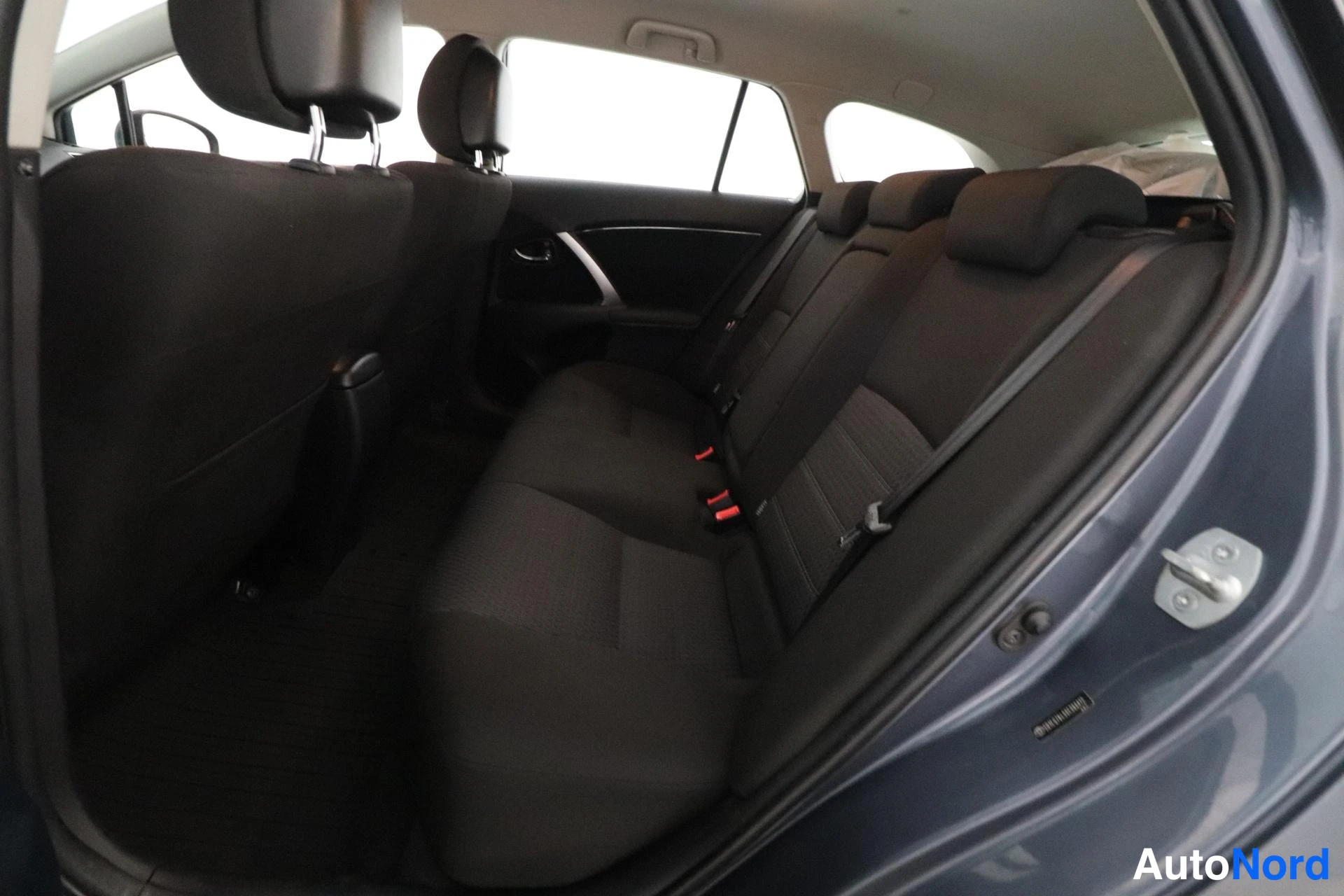 Blue Toyota Avensis 2012, rear seats, photo 11