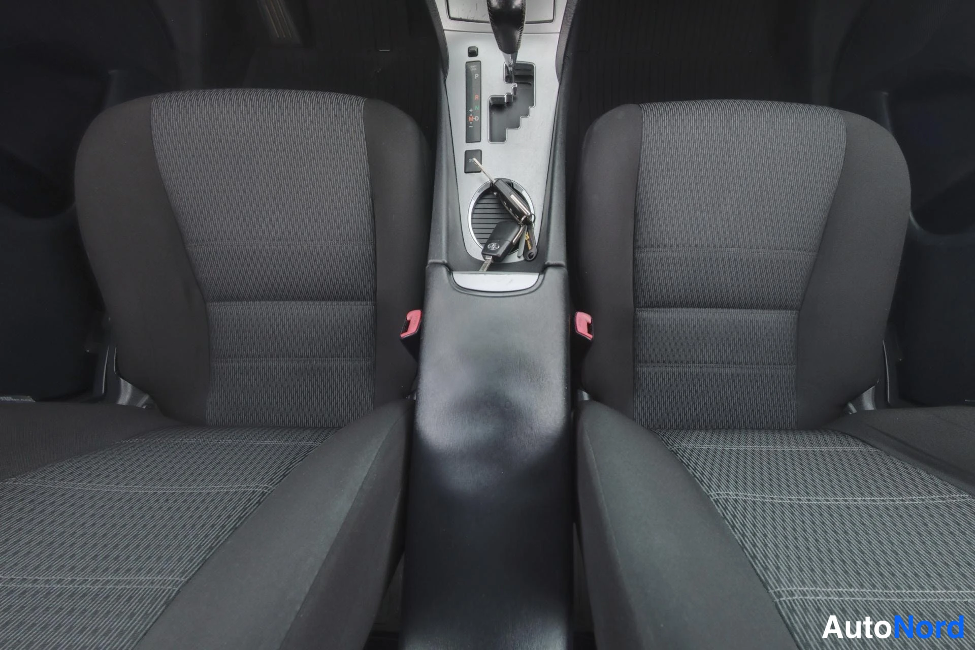 Blue Toyota Avensis 2012, front seats, photo 10