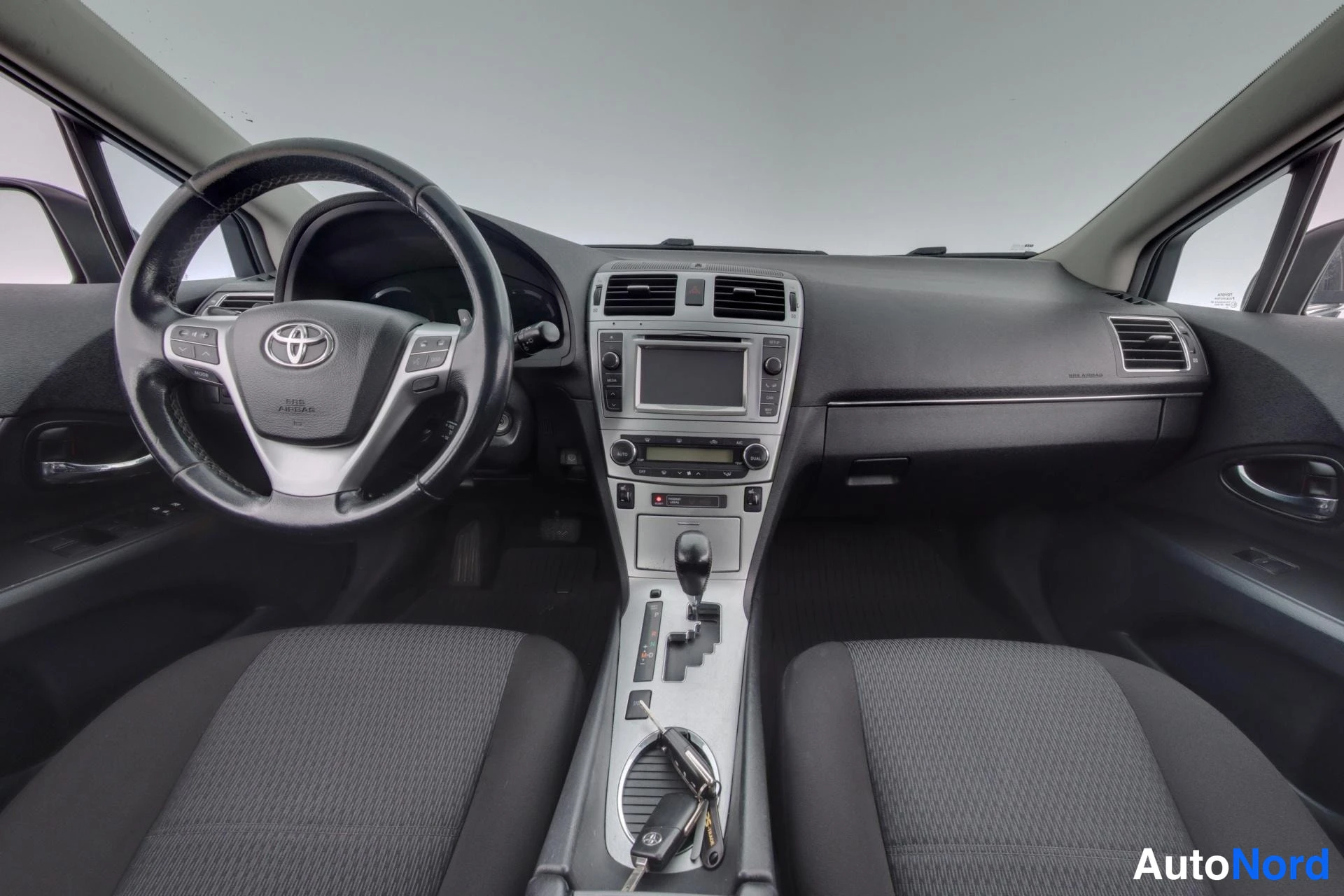 Blue Toyota Avensis 2012, cockpit, photo 7