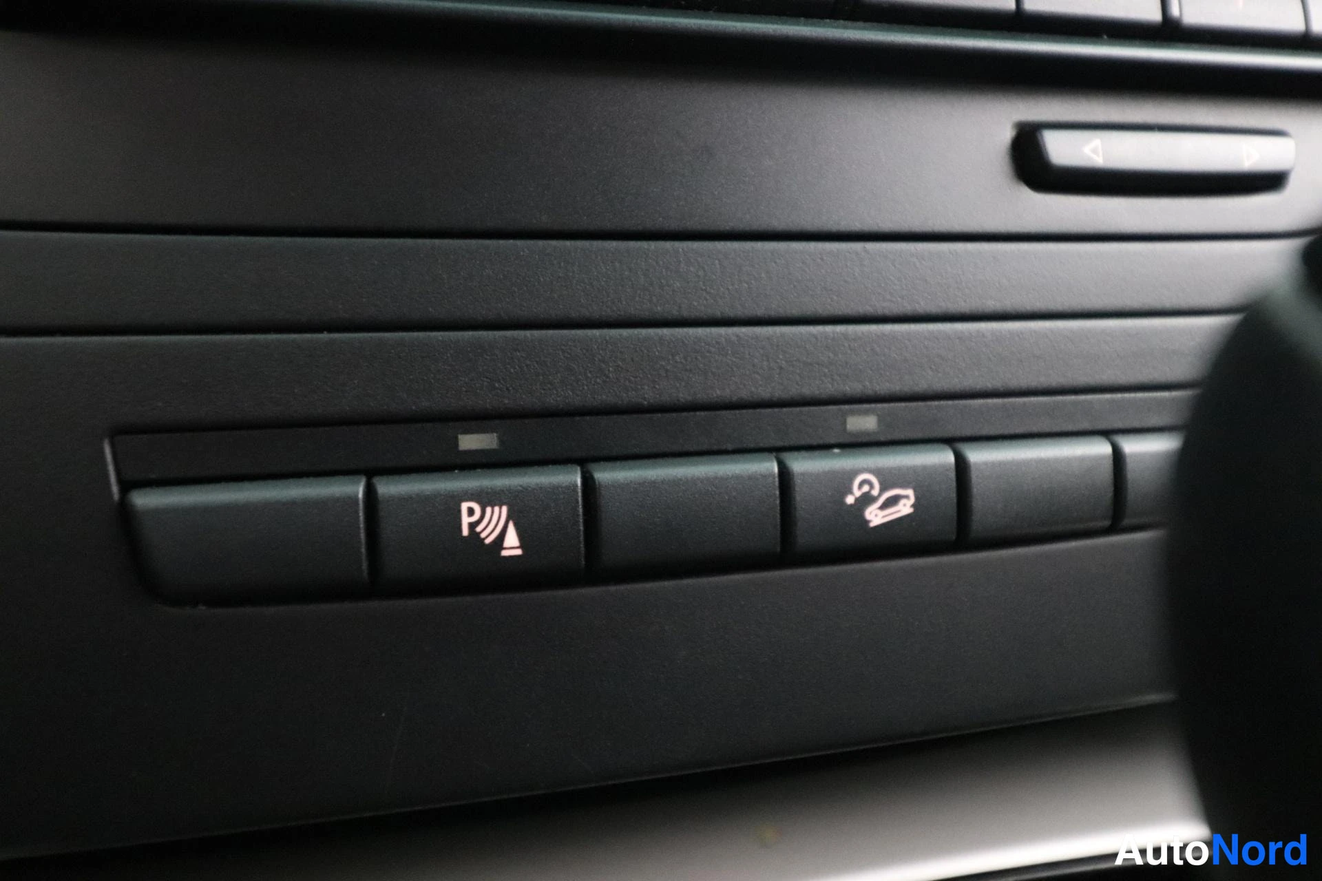 Musta BMW 320d xDrive 2011, yksityiskohta, kuva 24