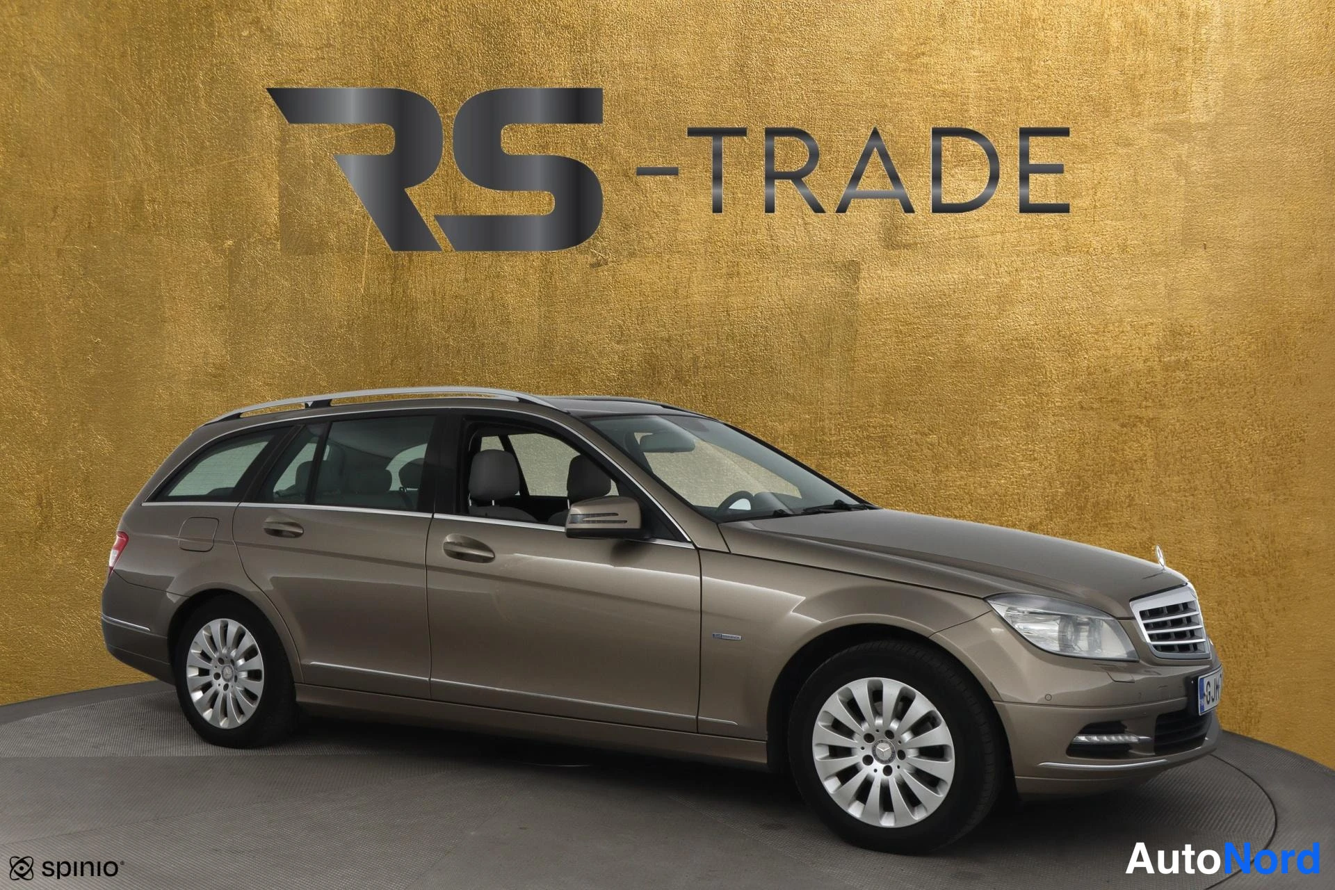 Beige Mercedes-Benz C 2011, etuviisto, keula oikealle, kuva 2