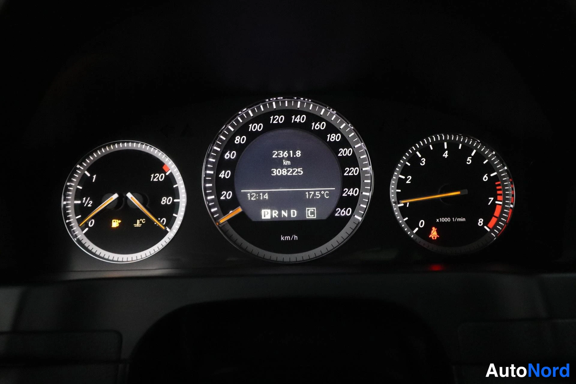 Silver Mercedes-Benz C 2008, detail, photo 24