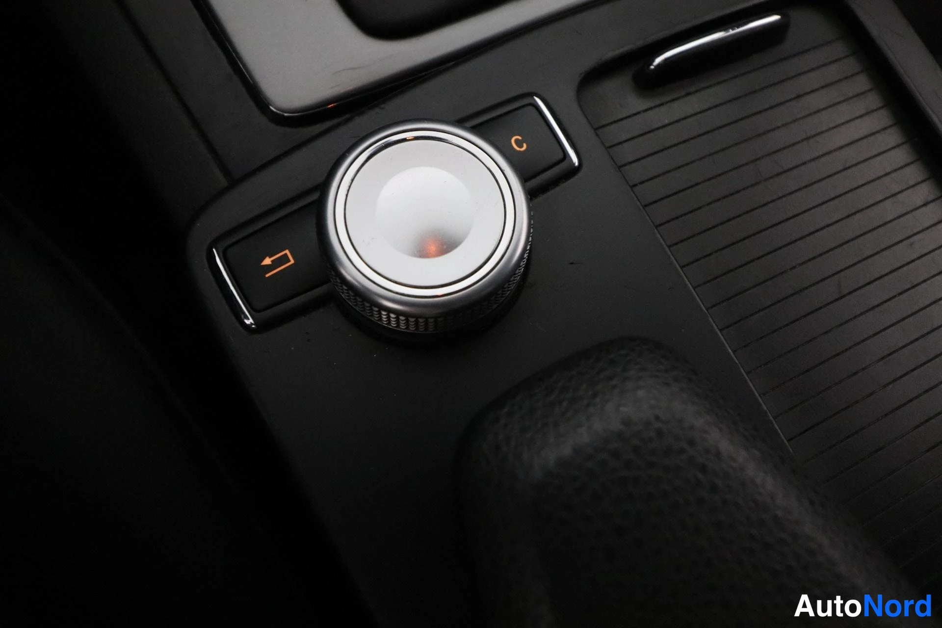 Silver Mercedes-Benz C 2008, detail, photo 20