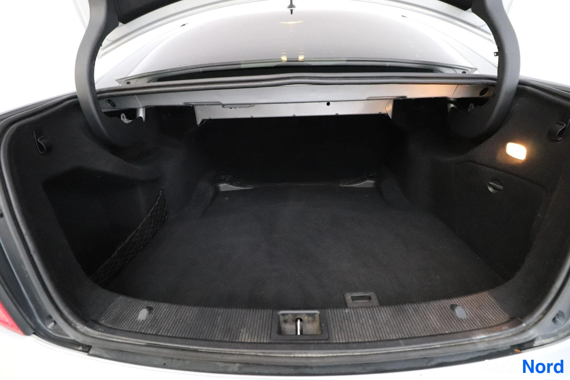 Silver Mercedes-Benz C 2008, boot, photo 12