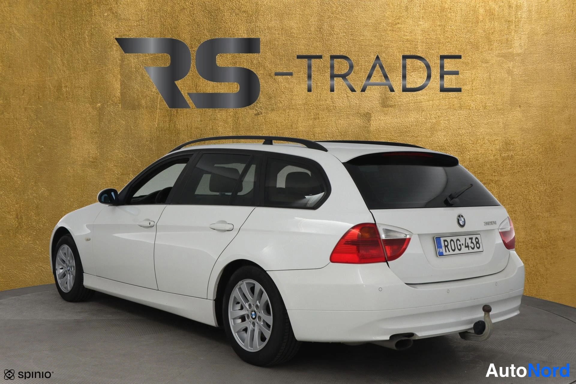 Valkoinen BMW 320i 2007, takaviisto, kuva 5