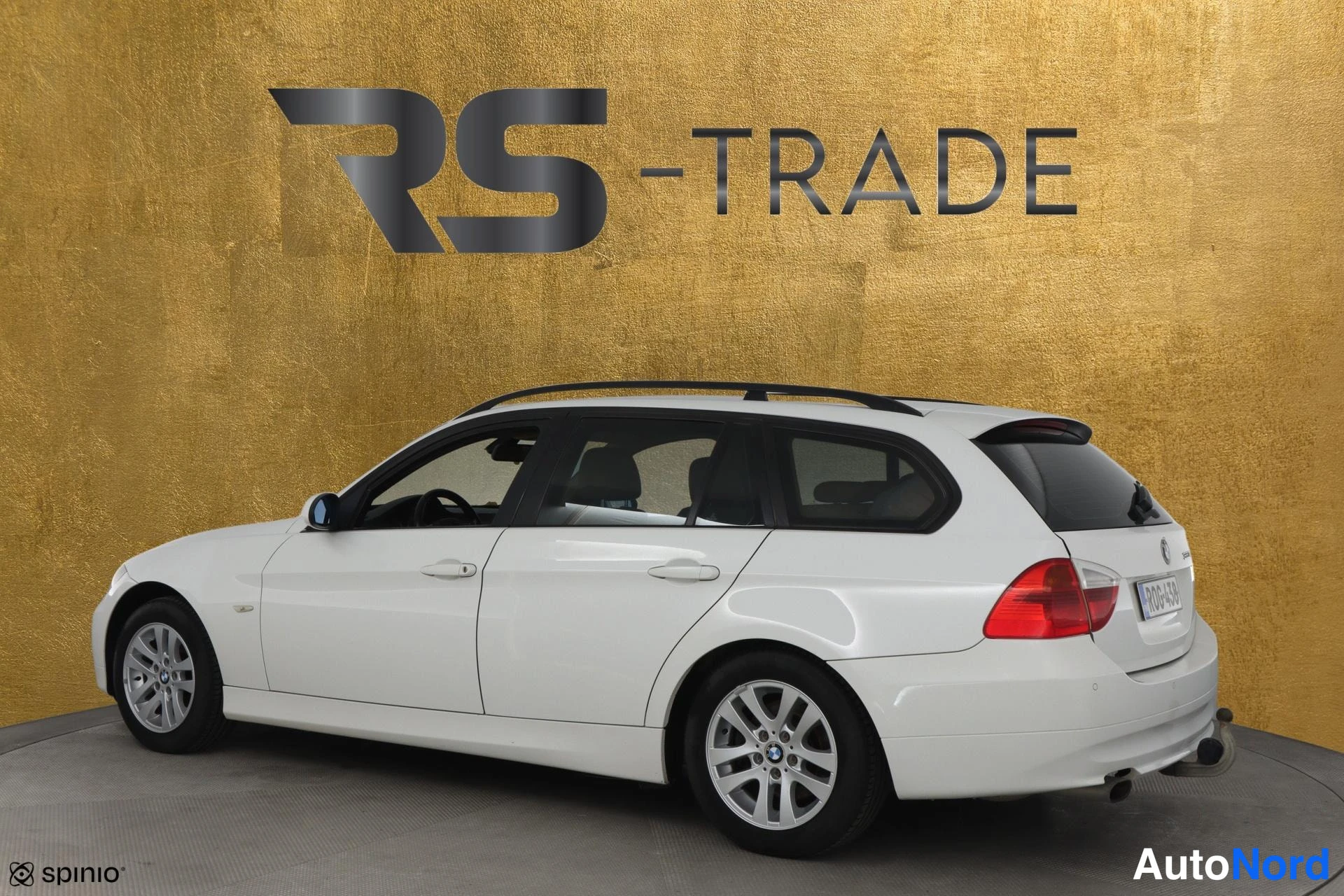 Valkoinen BMW 320i 2007, takaviisto, kuva 6