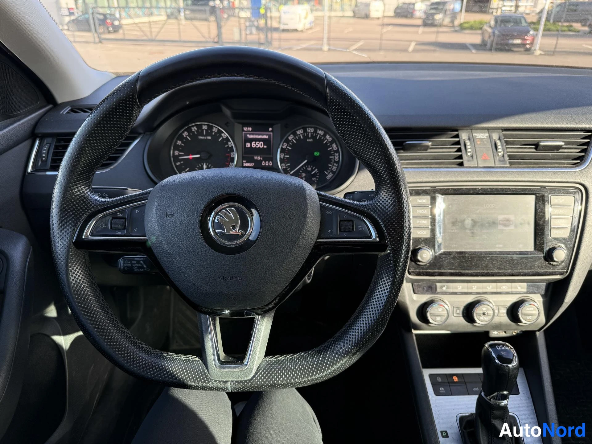Grey Skoda Octavia 2015, detail, photo 9
