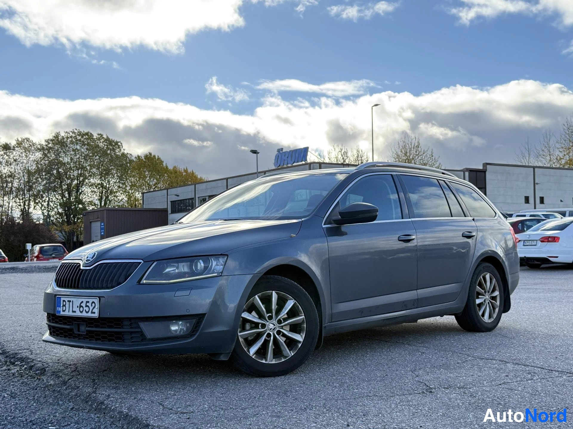 Skoda Octavia 1.6 TDI Style DSG 2015