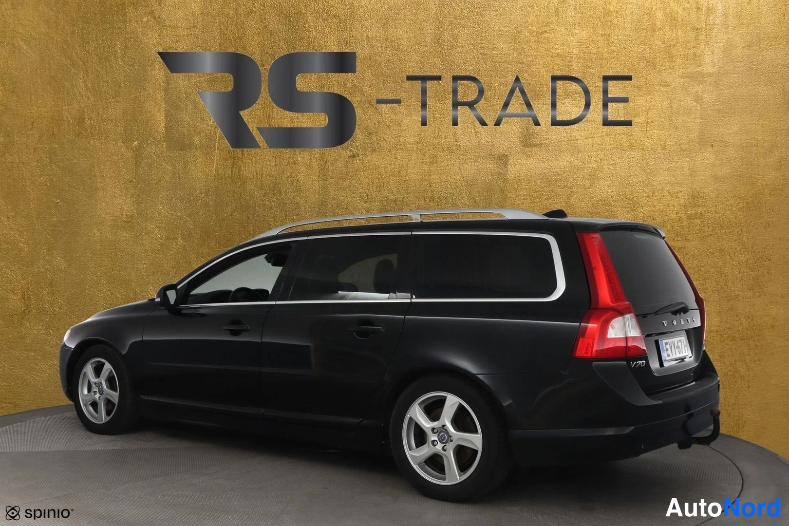 Musta Volvo V70 2012, takaviisto, kuva 12
