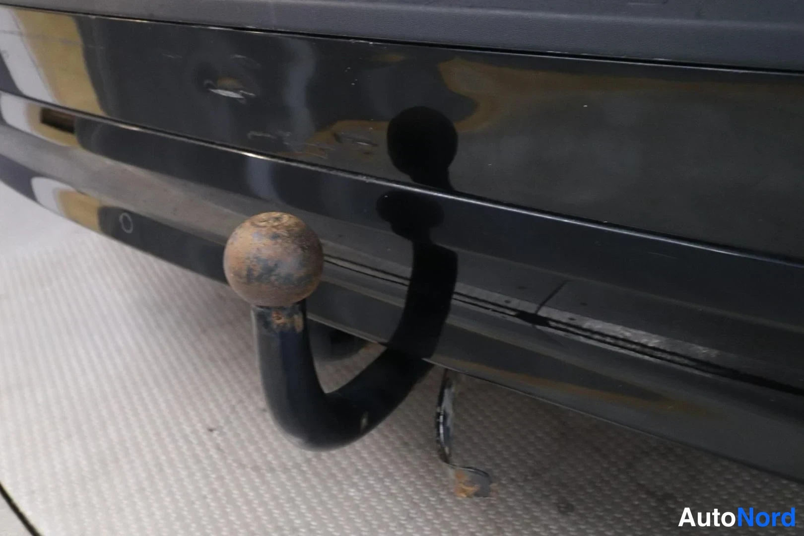 Musta Volvo V70 2012, yksityiskohta, kuva 53