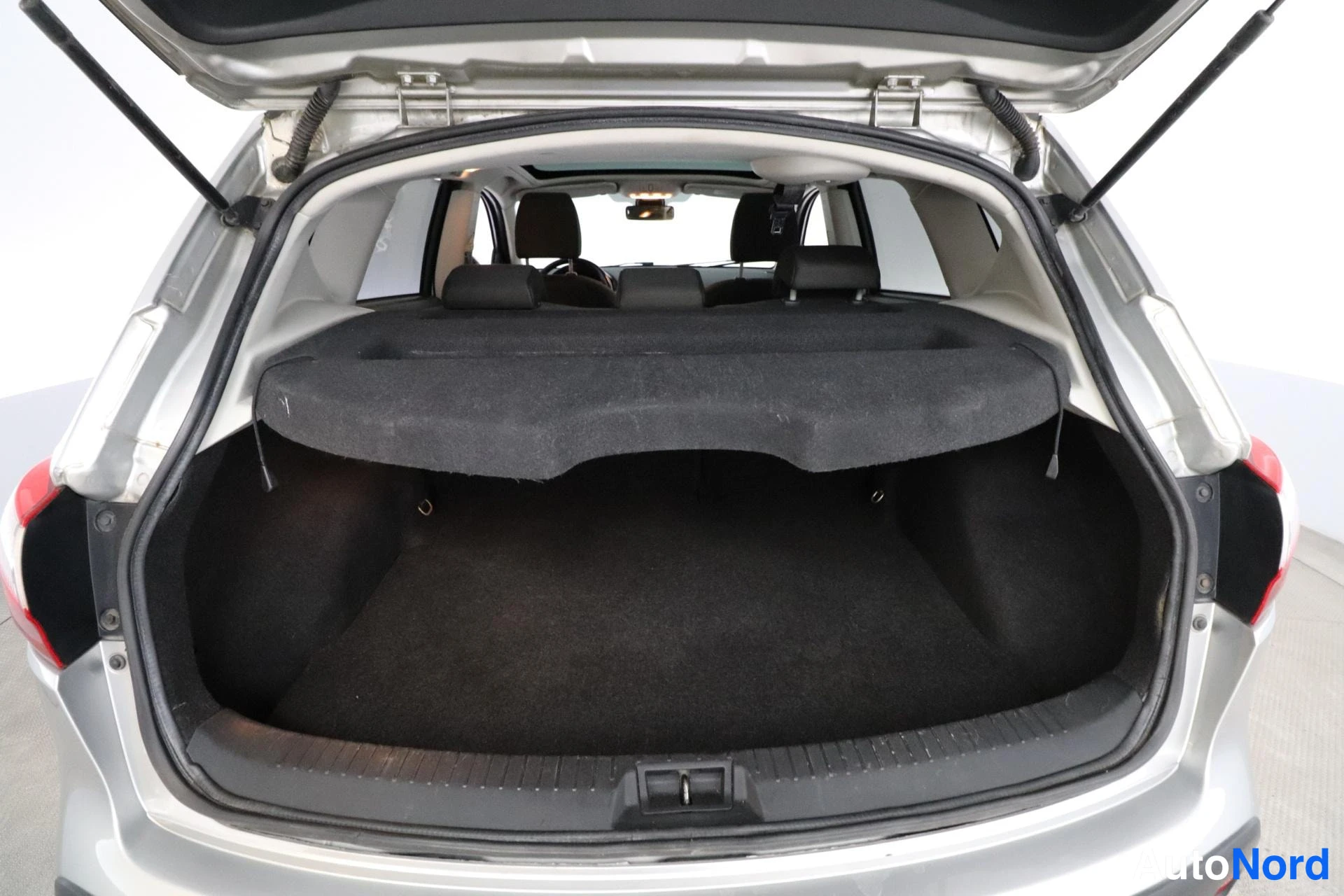 Hopea Nissan Qashqai 2011, tavaratila, kuva 14