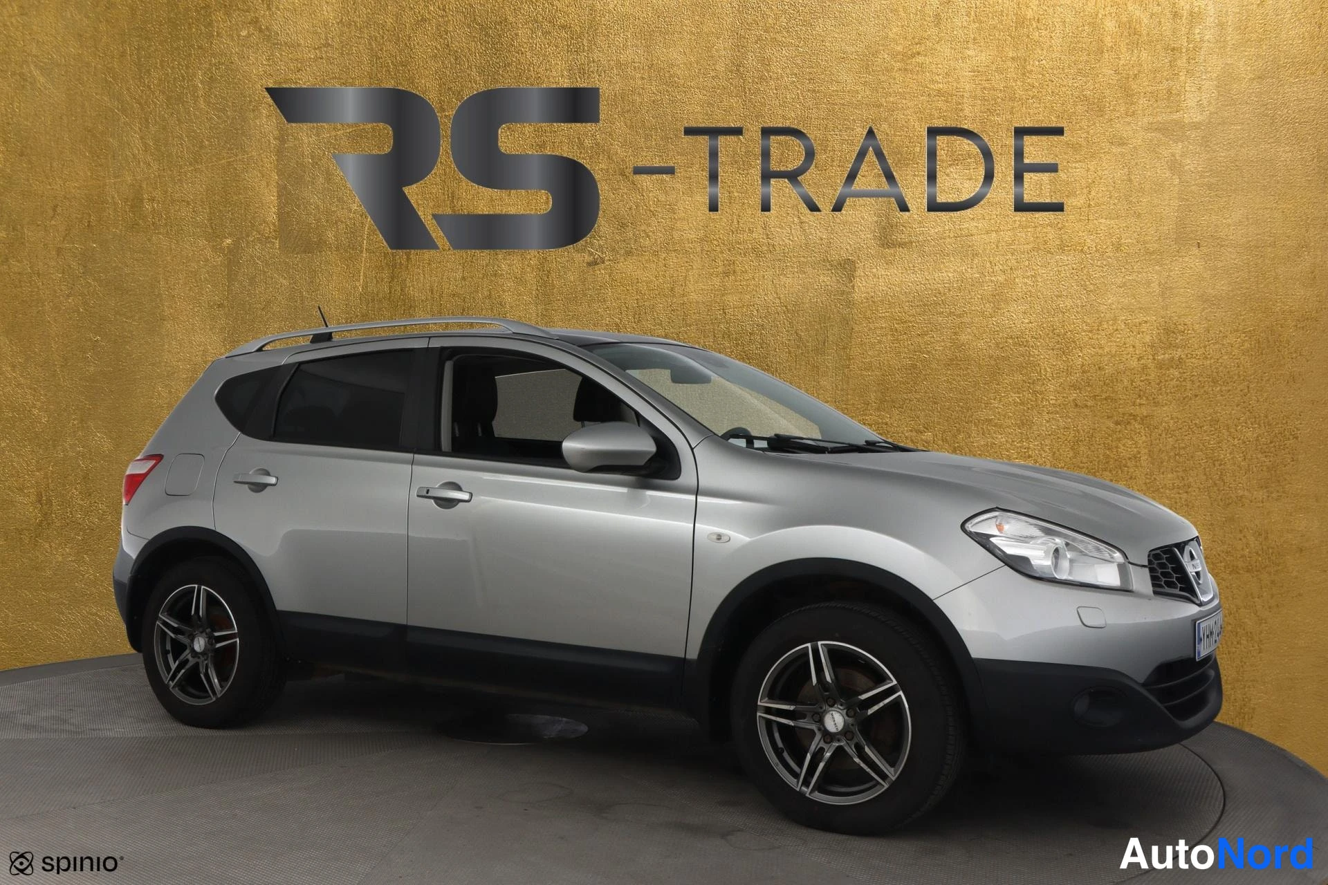 Hopea Nissan Qashqai 2011, etuviisto, keula oikealle, kuva 2