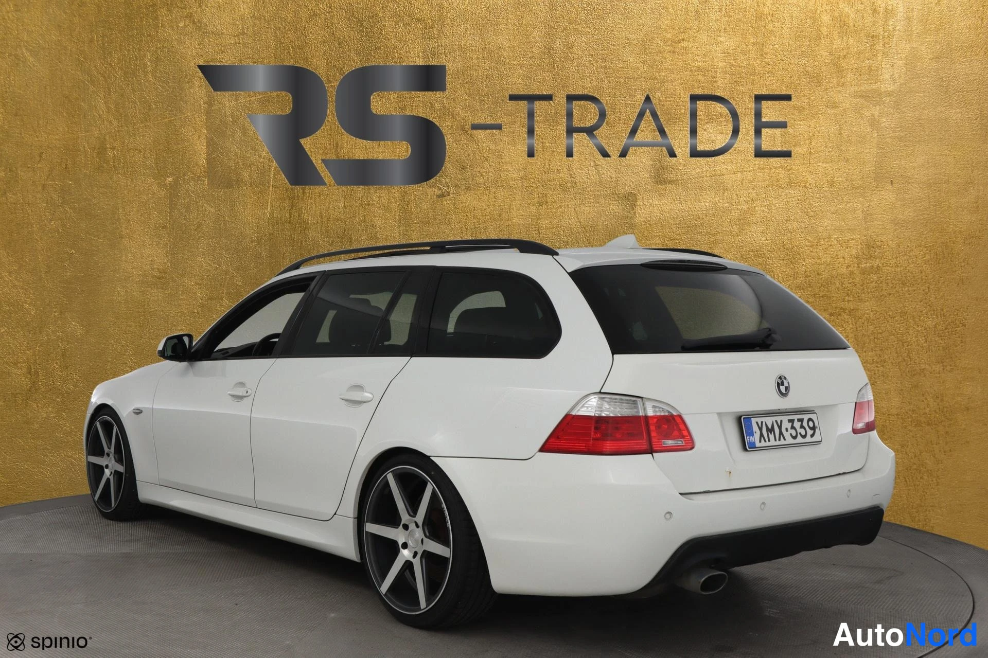Valkoinen BMW 520d 2010, takaviisto, kuva 5