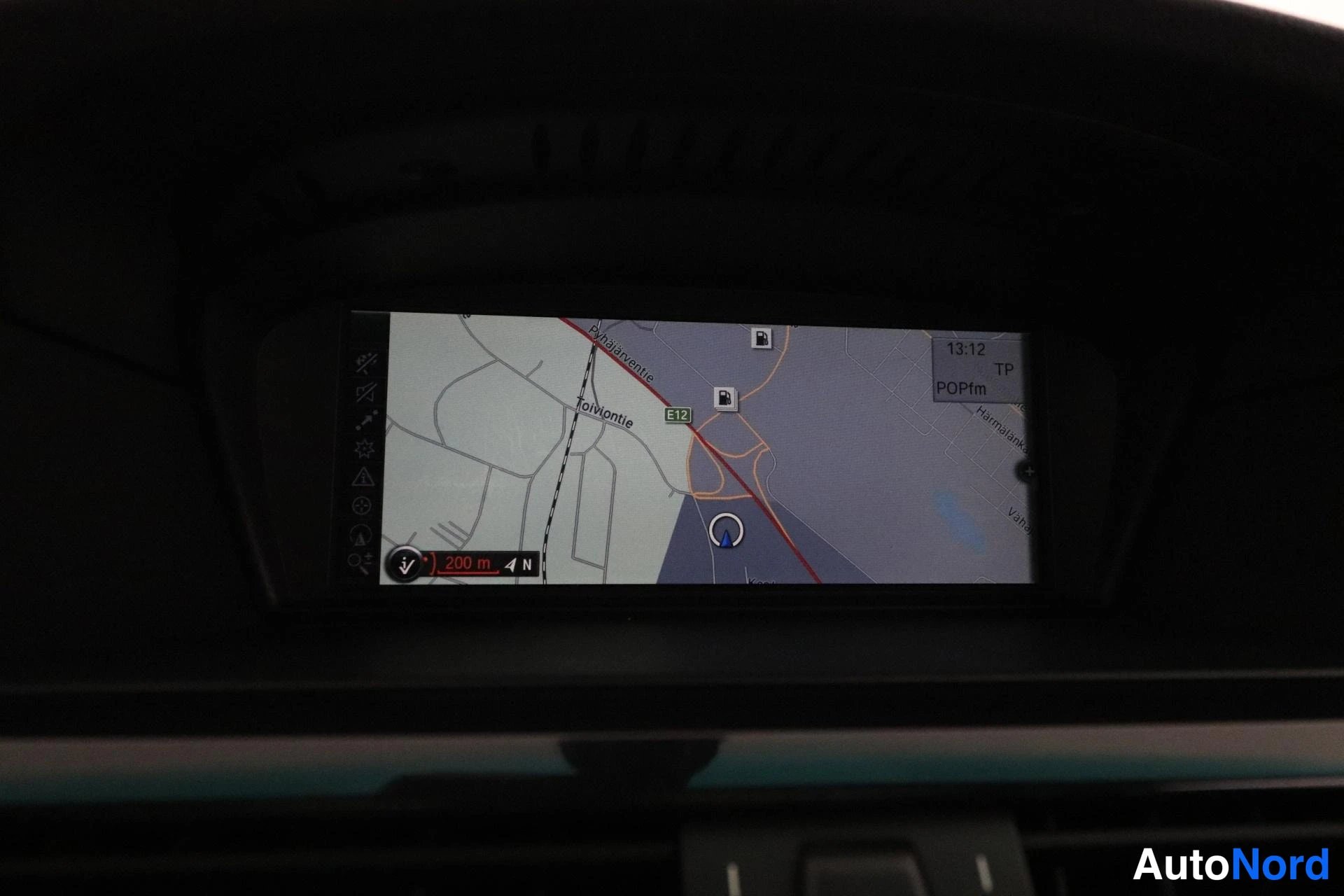 Valkoinen BMW 520d 2010, yksityiskohta, kuva 23