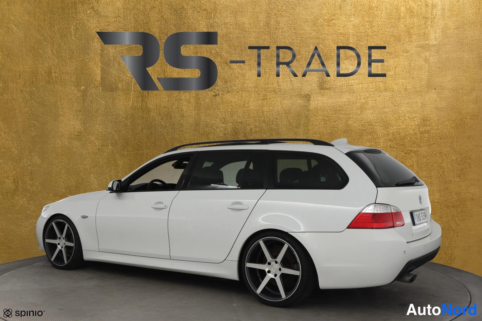 Valkoinen BMW 520d 2010, takaviisto, kuva 6