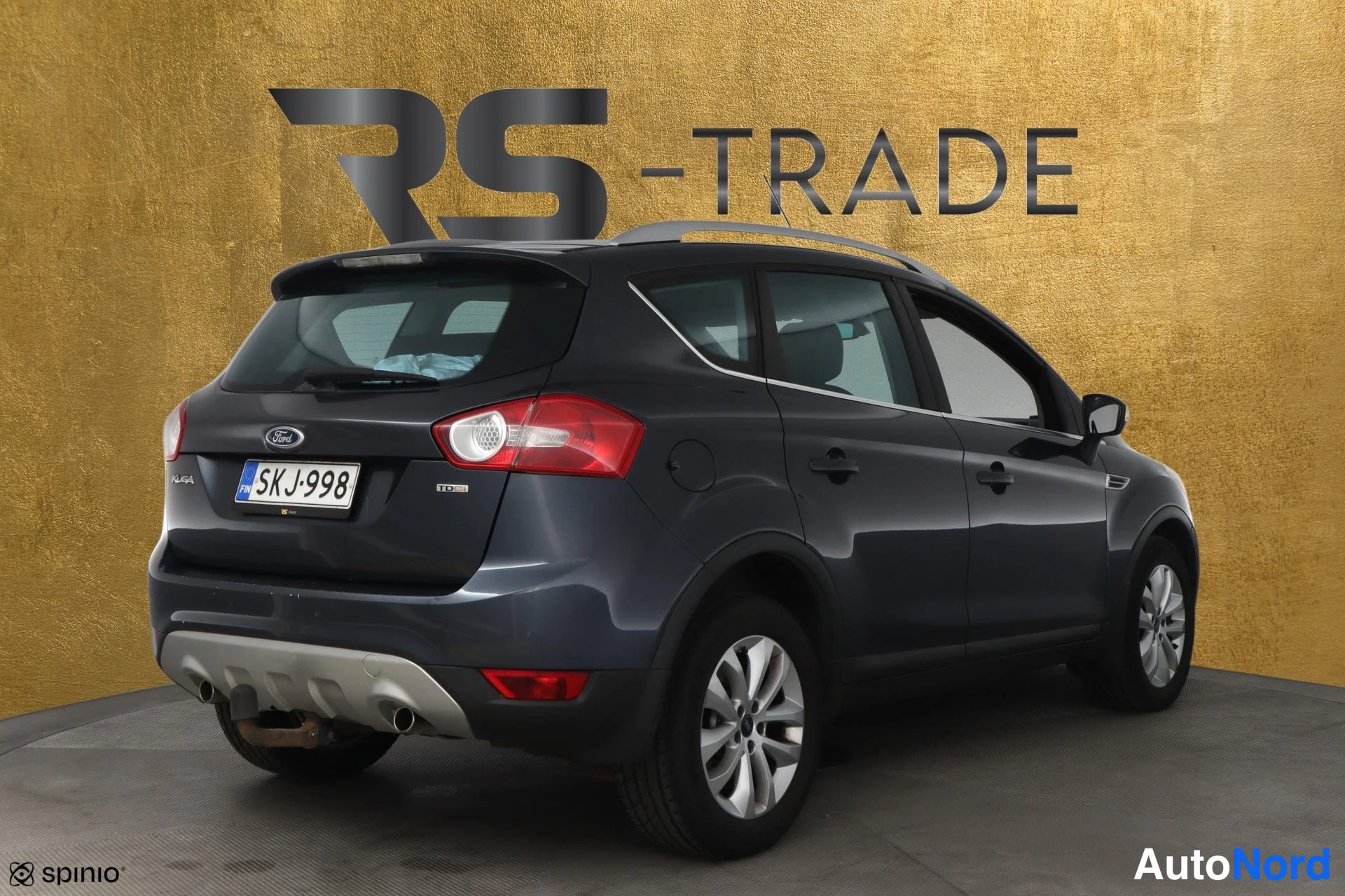 Harmaa Ford Kuga 2011, takaviisto, kuva 4