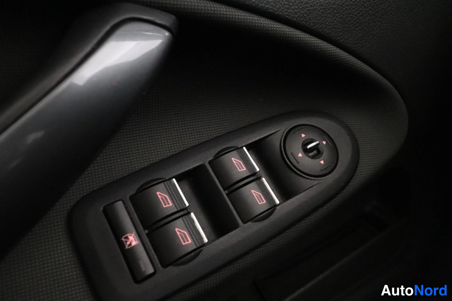 Harmaa Ford Kuga 2011, yksityiskohta, kuva 22