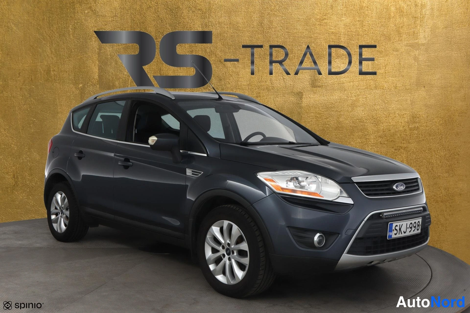 Harmaa Ford Kuga 2011, etuviisto, keula oikealle, kuva 3