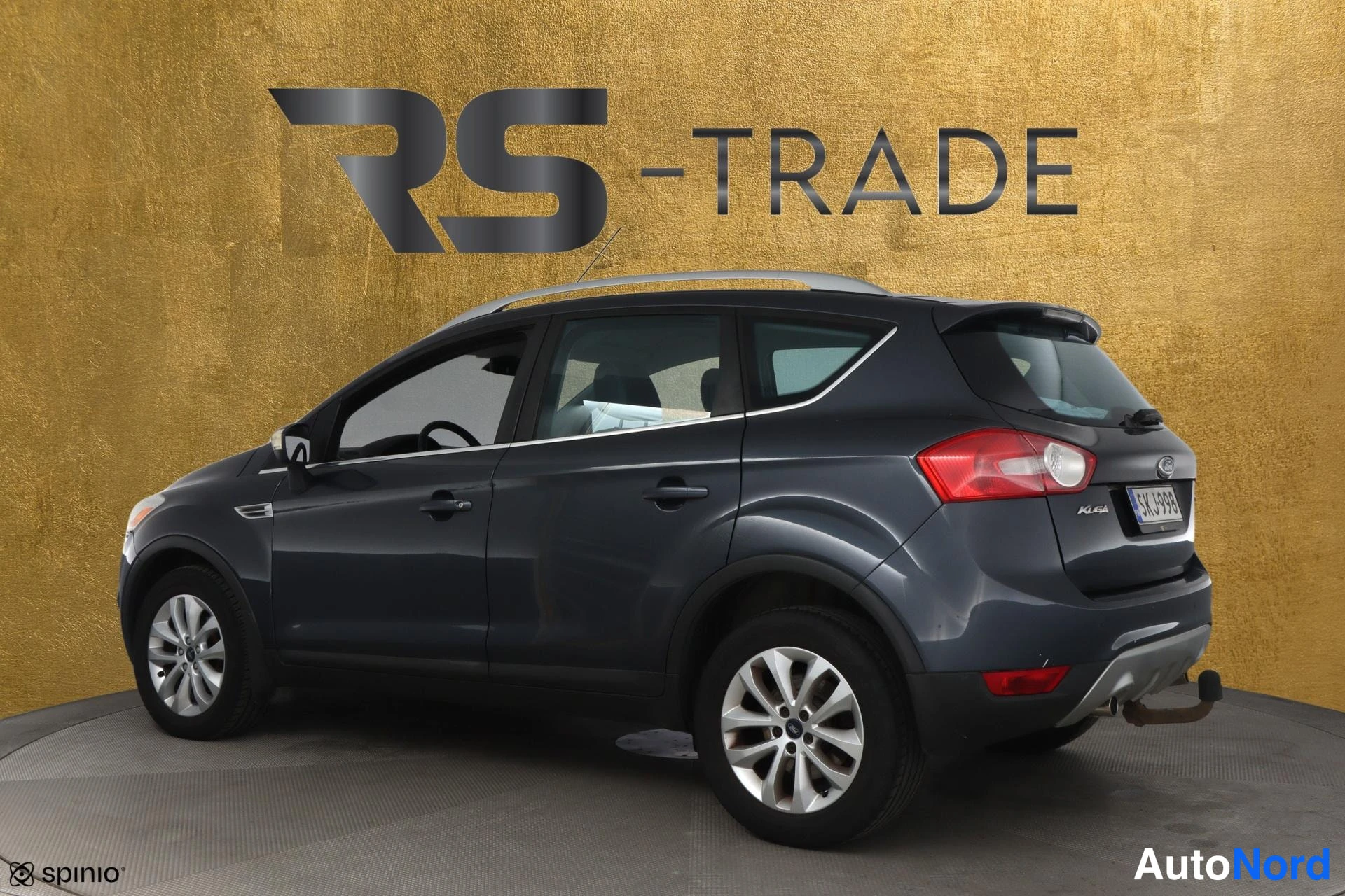 Harmaa Ford Kuga 2011, takaviisto, kuva 6