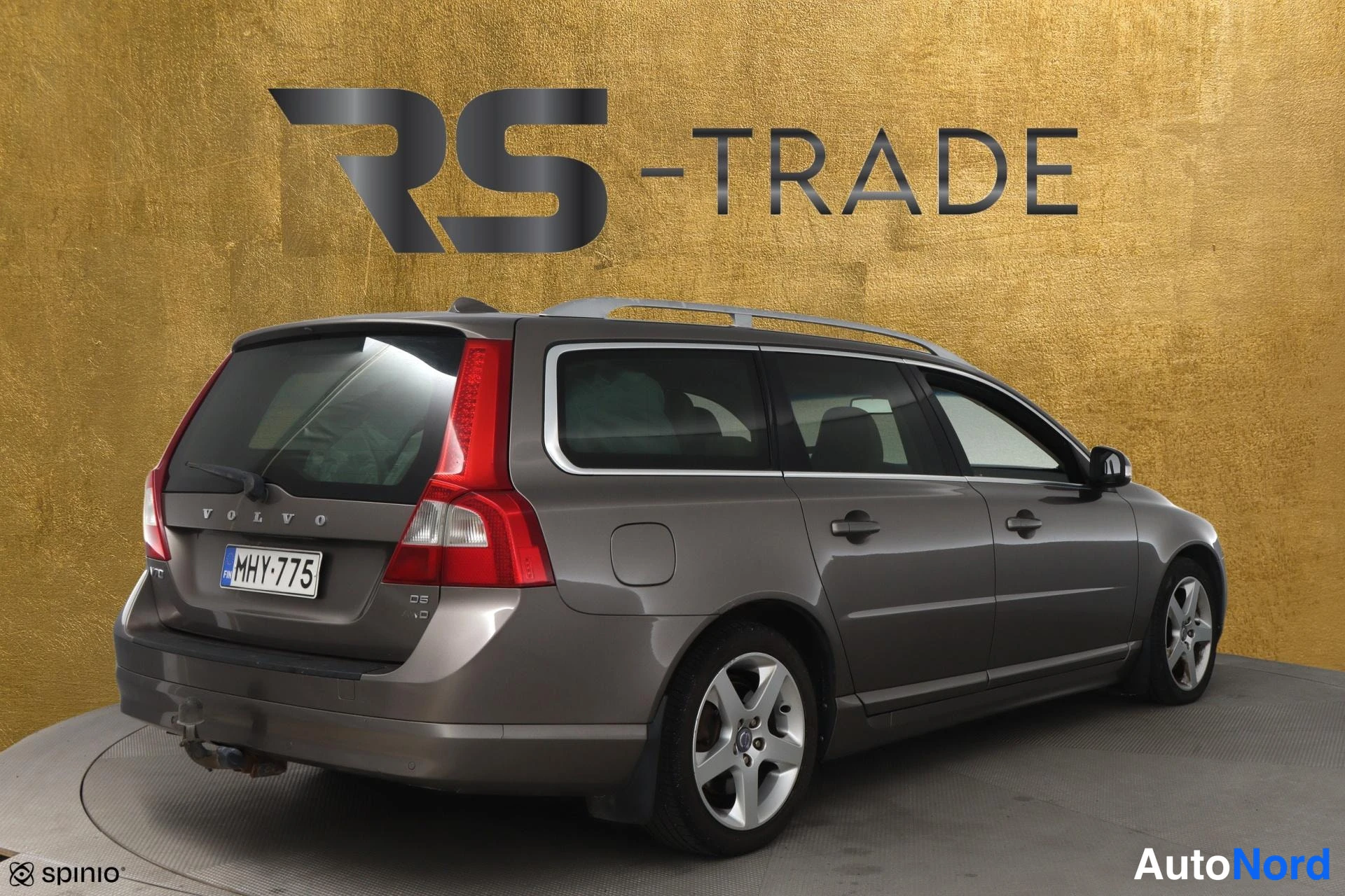 Harmaa Volvo V70 2008, takaviisto, kuva 4