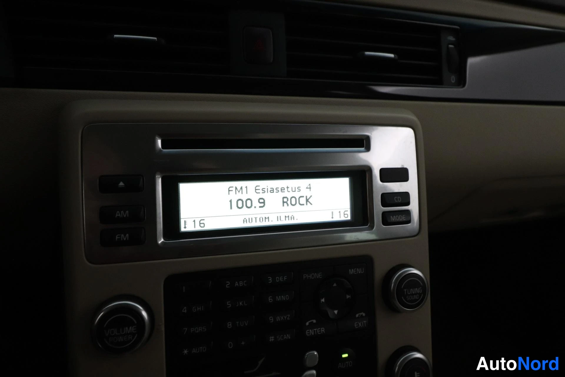 Harmaa Volvo V70 2008, yksityiskohta, kuva 23