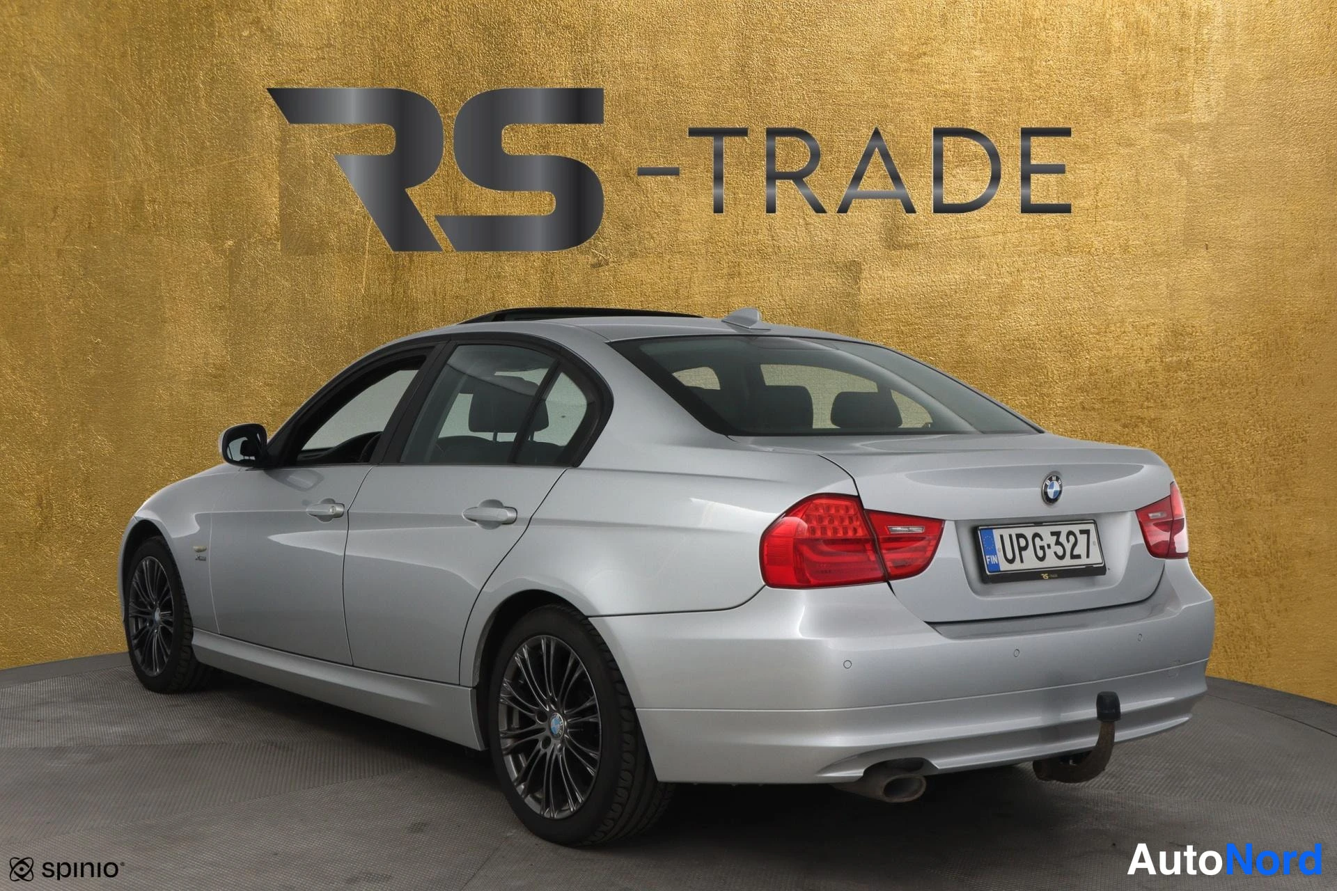 Harmaa BMW 320d xDrive 2009, takaviisto, kuva 5
