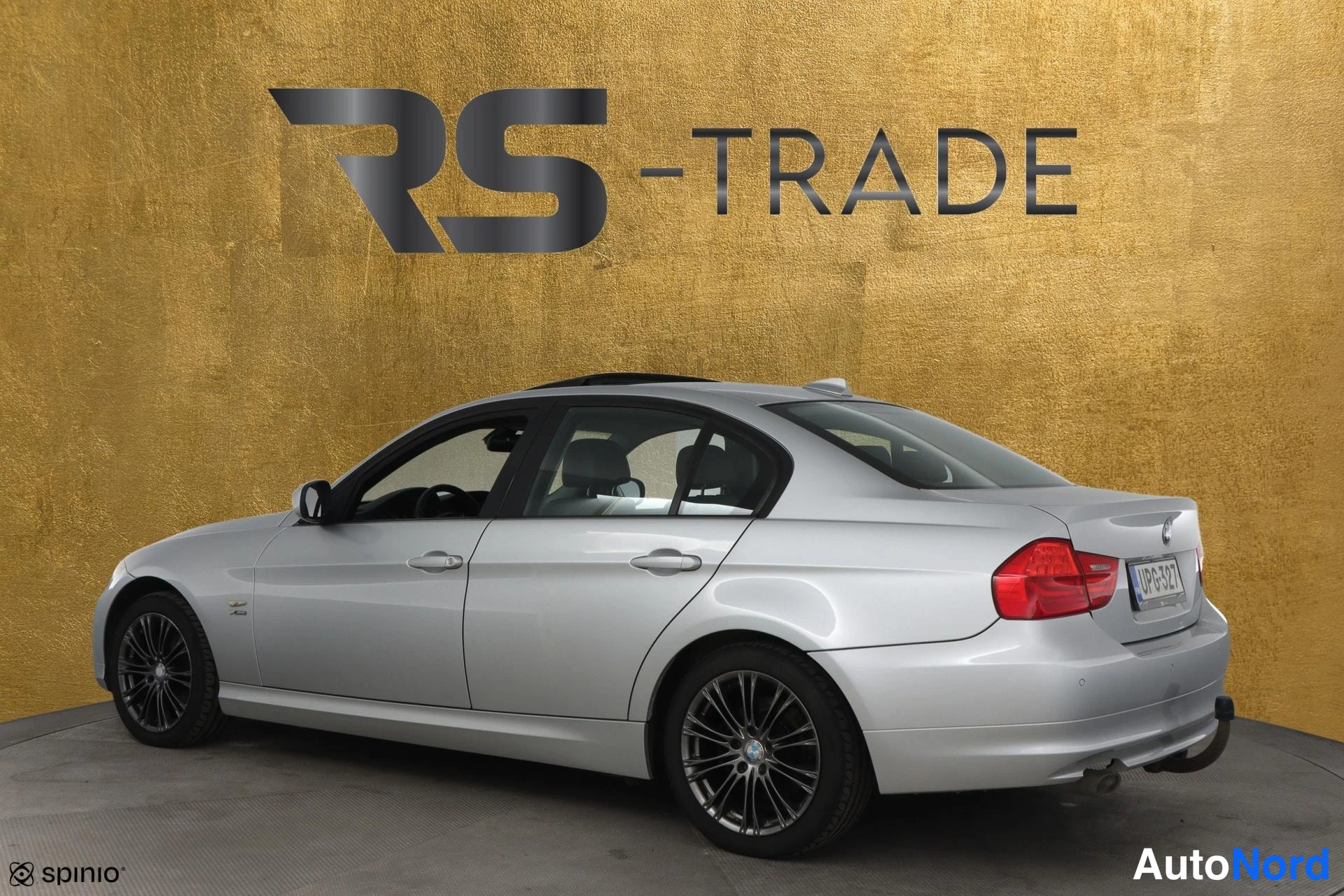 Harmaa BMW 320d xDrive 2009, takaviisto, kuva 6