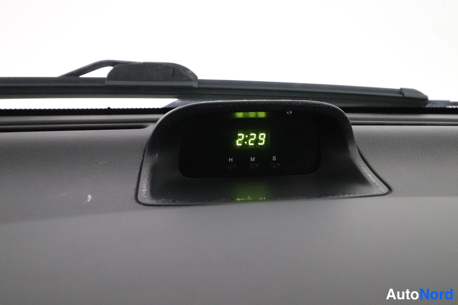Black Chevrolet Aveo 2012, detail, photo 15