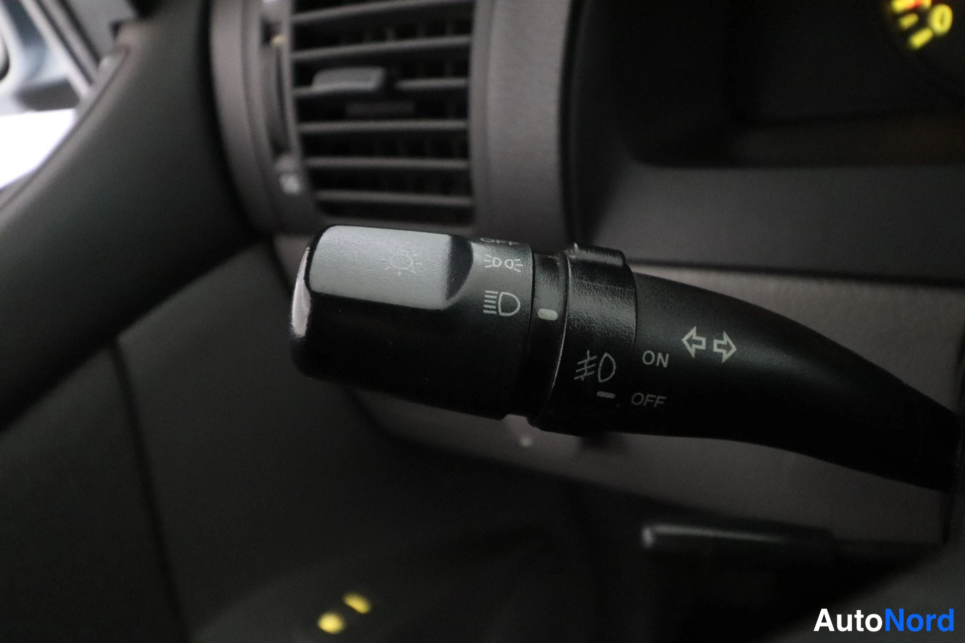 Sininen Kia Sorento 2004, yksityiskohta, kuva 16