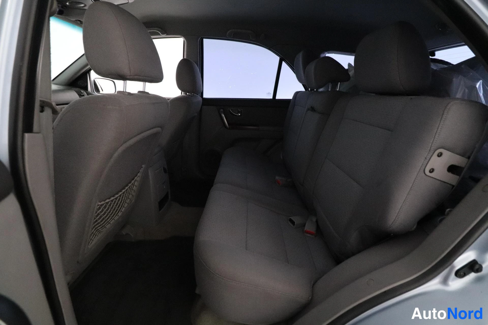 Sininen Kia Sorento 2004, takaistuimet, kuva 11