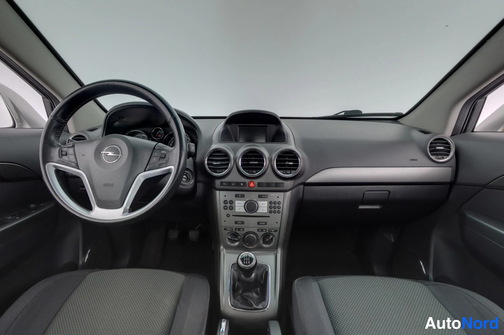 Hopea Opel Antara 2007, ohjaamo, kuva 8