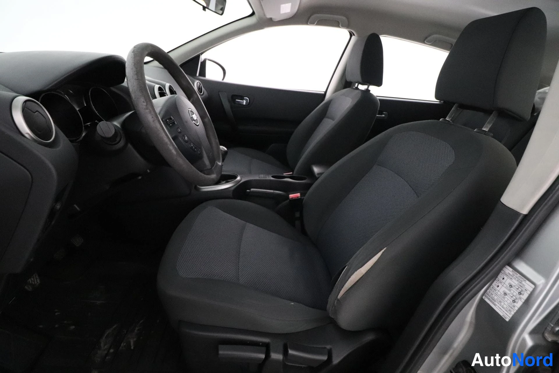 Hopea Nissan Qashqai 2008, etuistuimet, kuva 9