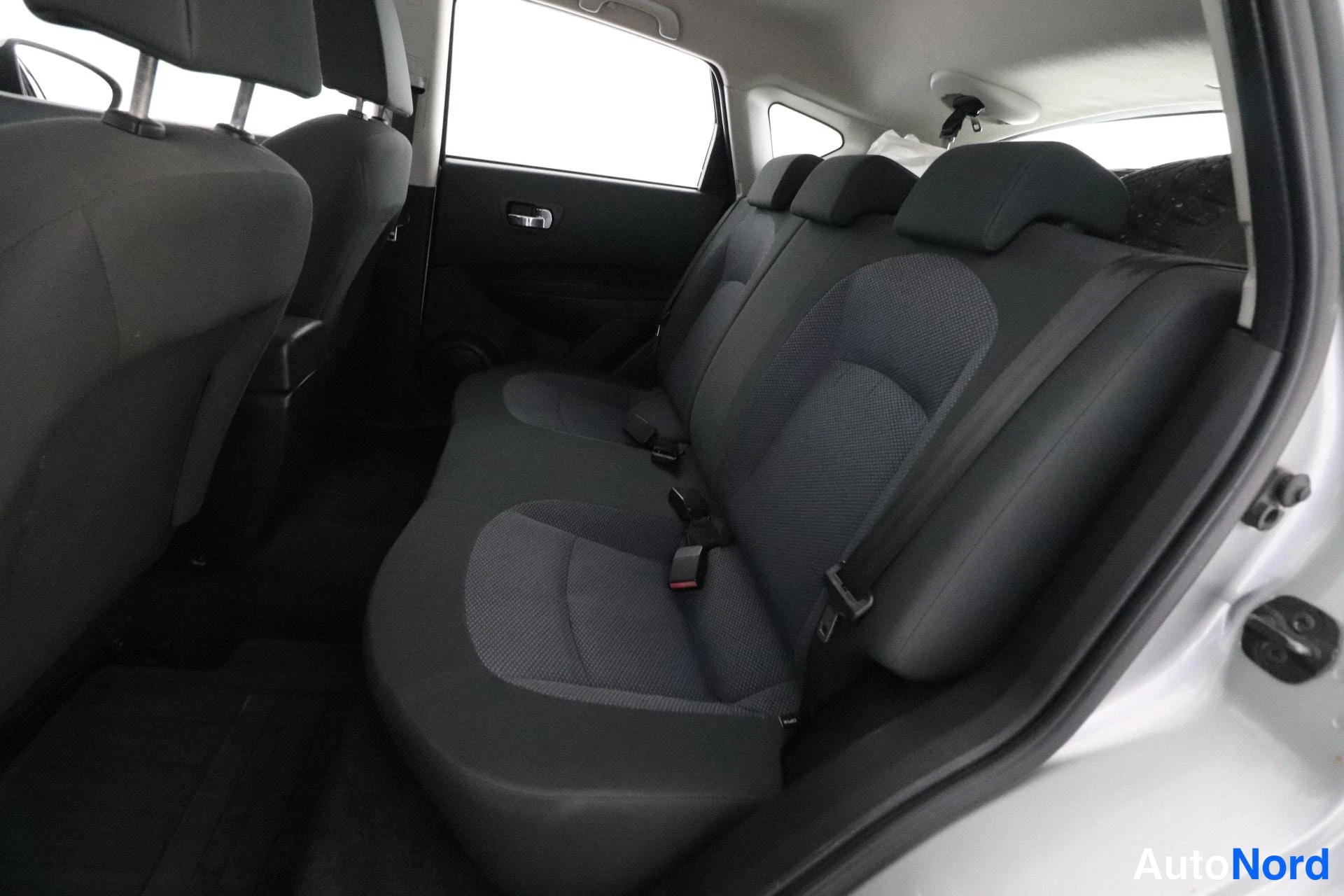 Hopea Nissan Qashqai 2008, takaistuimet, kuva 11