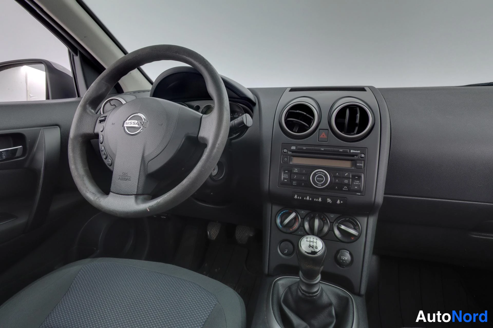 Hopea Nissan Qashqai 2008, ohjaamo, kuva 8